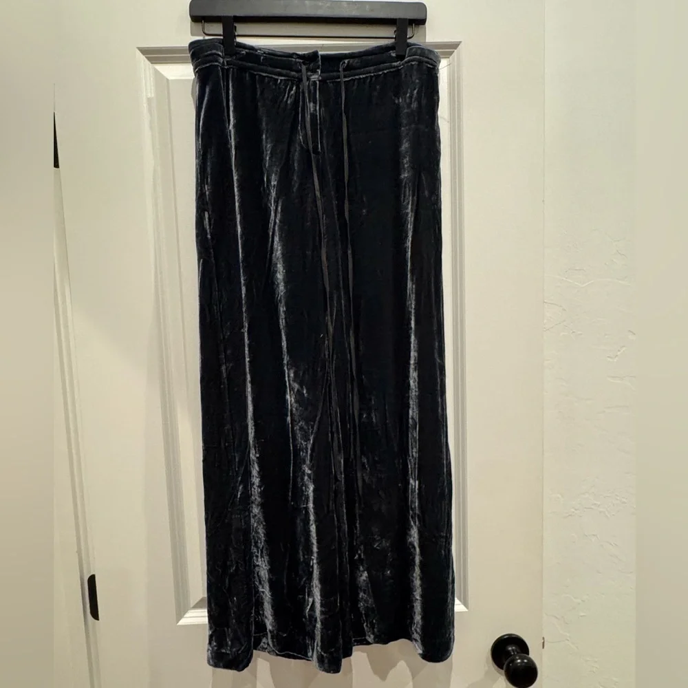 Johnny Was 4 Love and Liberty Gray Velvet pants size medium